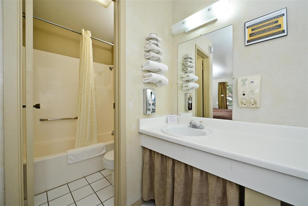 Americas Best Value Inn The Legends Inn - photo 10