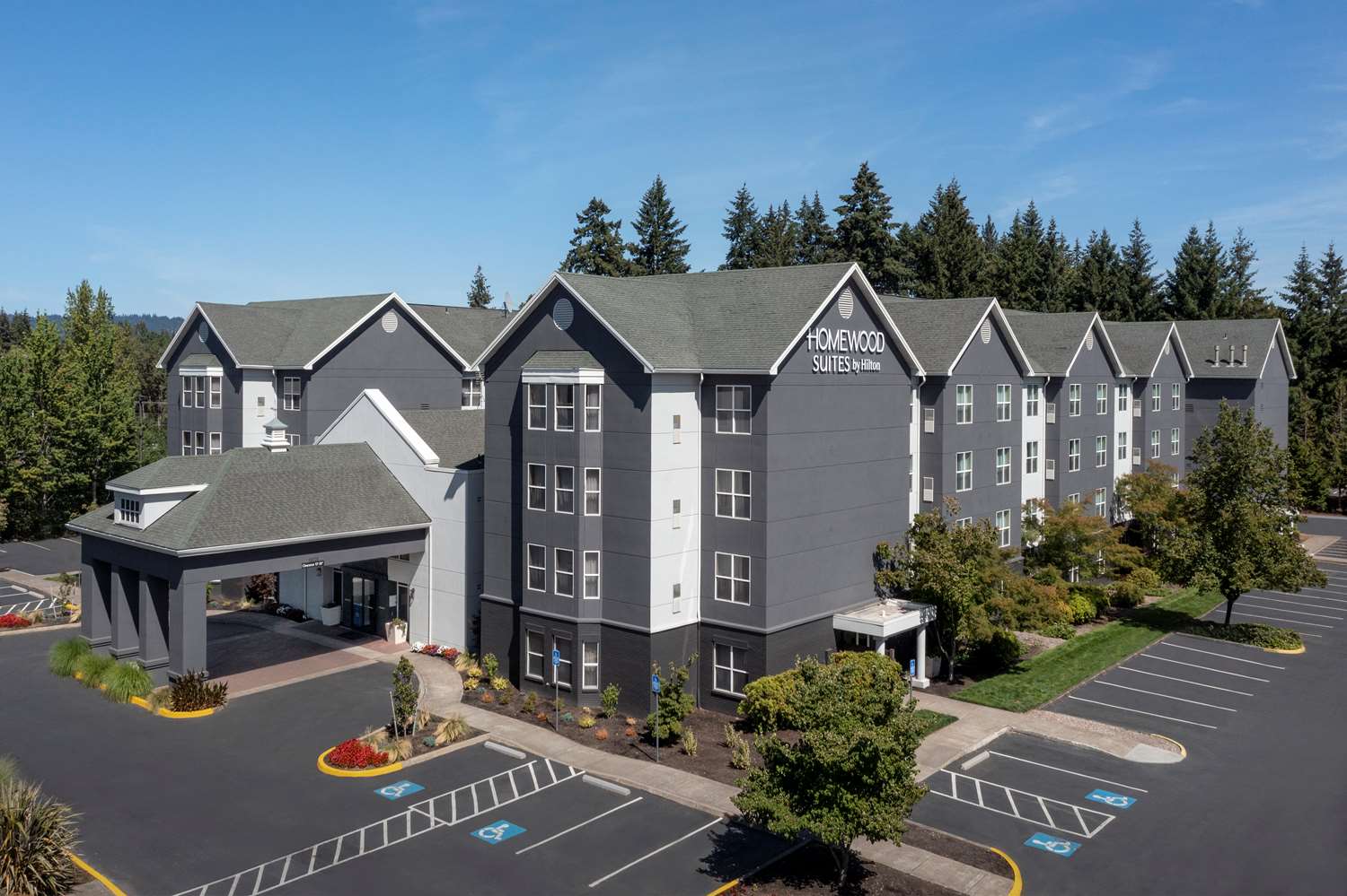 Homewood Suites by Hilton Hillsboro Beaverton - carbon neutral hotel in Beaverton