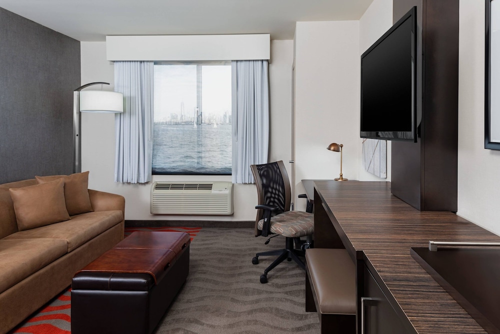 Fairfield Inn & Suites by Marriott New York Staten Island - photo 11