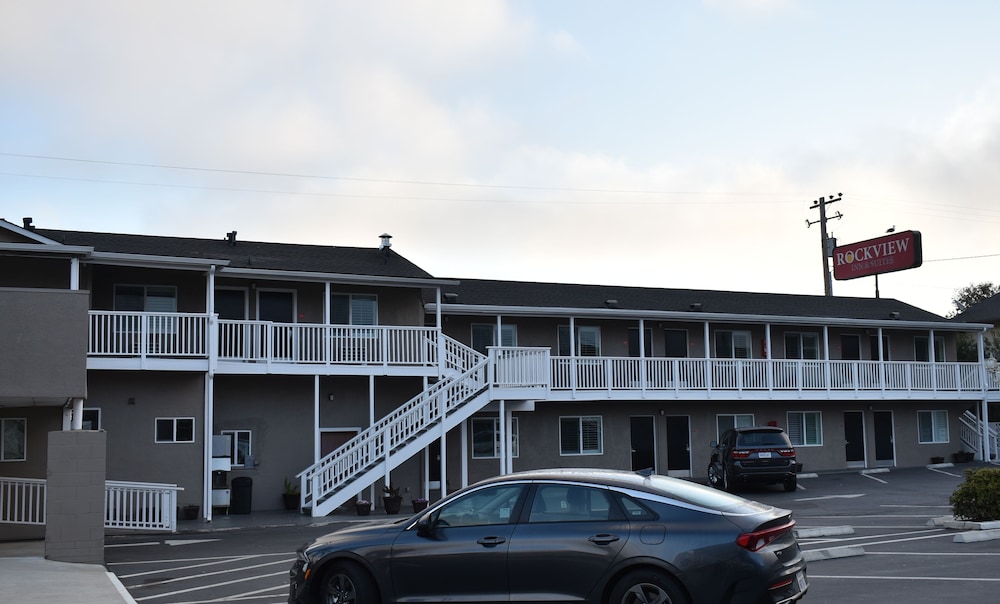 Rockview Inn and Suites - photo 41