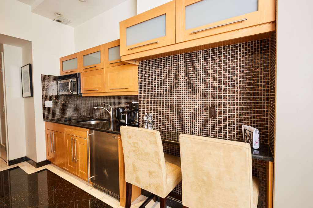 The Lombardy Hotel - photo 3