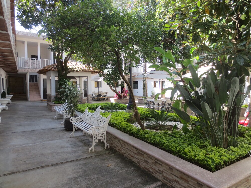 Hotel Arboledas — hotel in Talpa De Allende