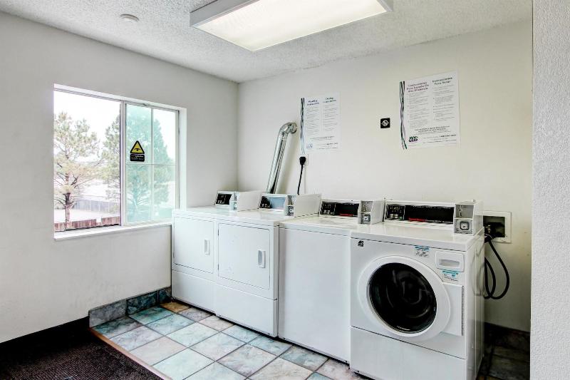 Super 8 by Wyndham Aurora East - photo 28