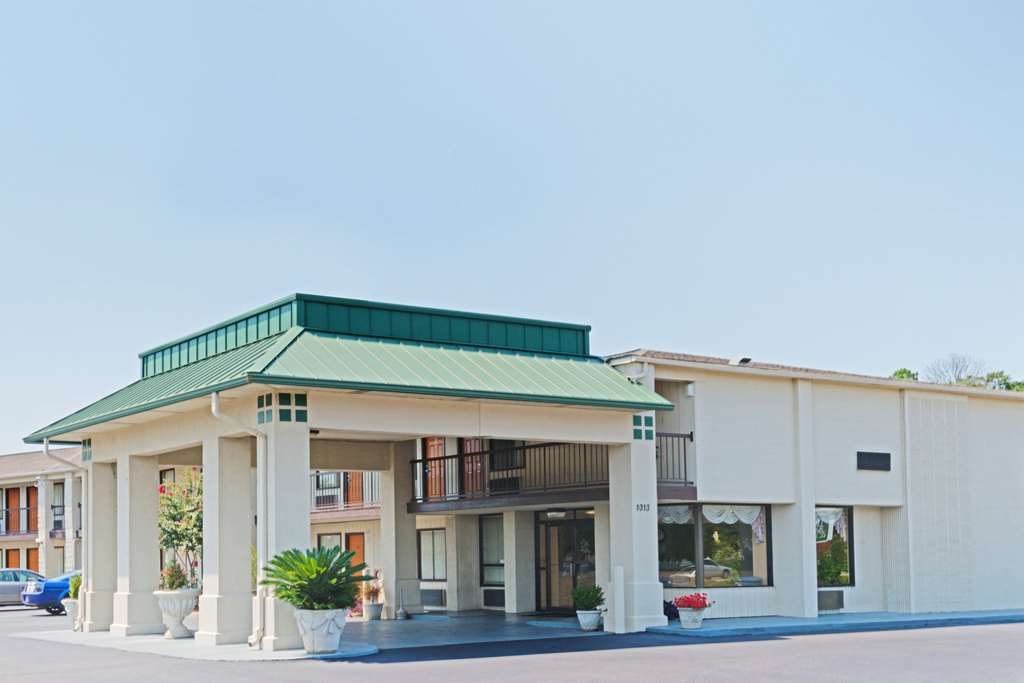 Baymont By Wyndham Troy — Troy