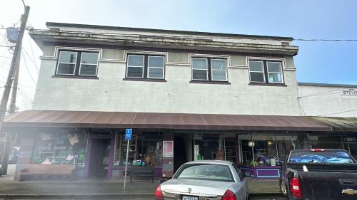 first Street hotel - last minute hotel in Coquille