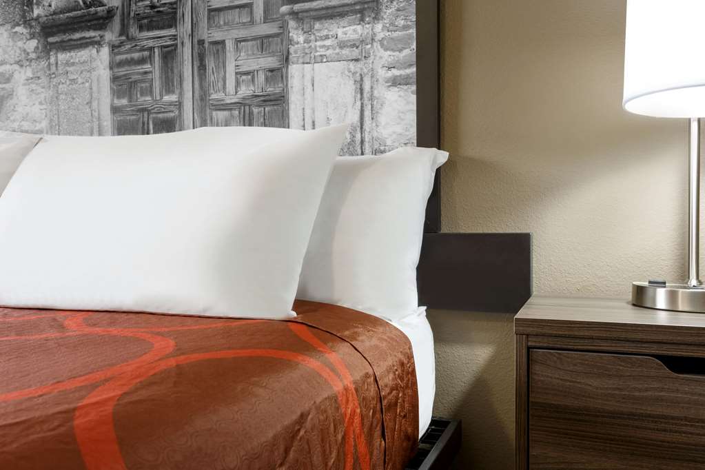 Super 8 by Wyndham San Antonio Airport North - photo 13
