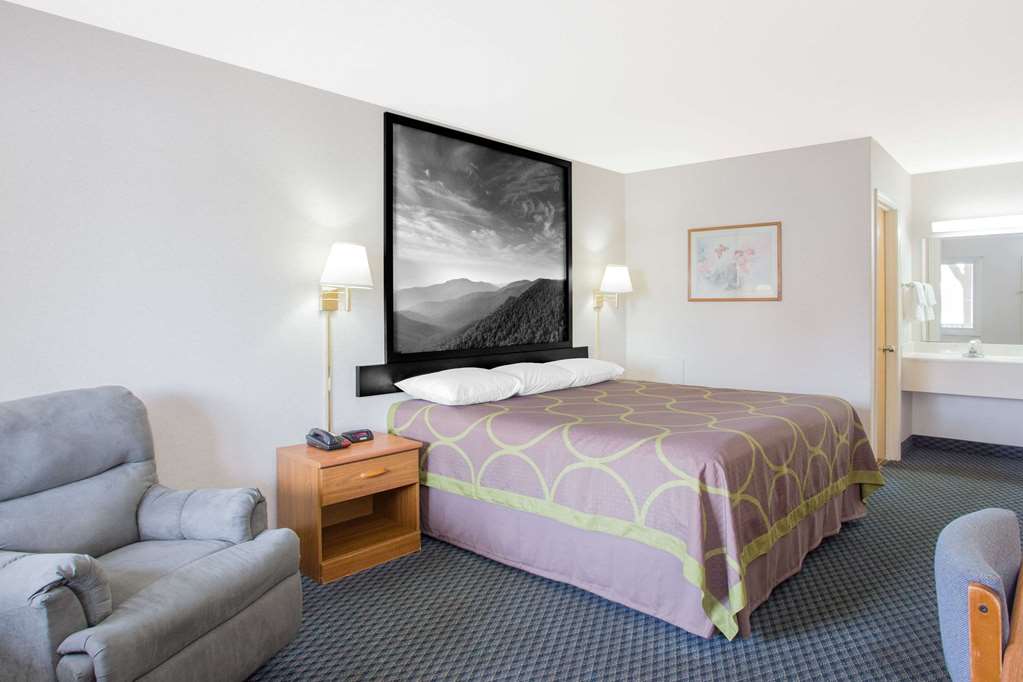 Super 8 by Wyndham Christiansburg - photo 6