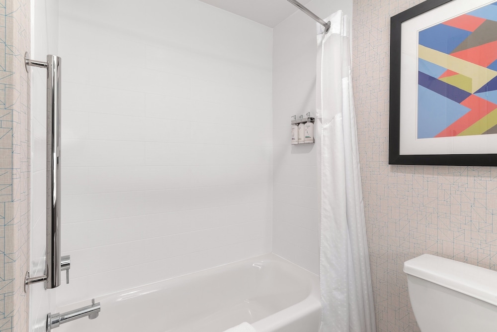 Holiday Inn Express Coralville by IHG - photo 33