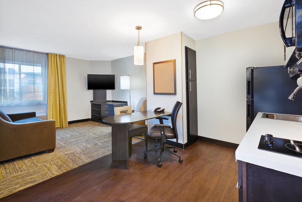 Candlewood Suites Huntersville by IHG - photo 8