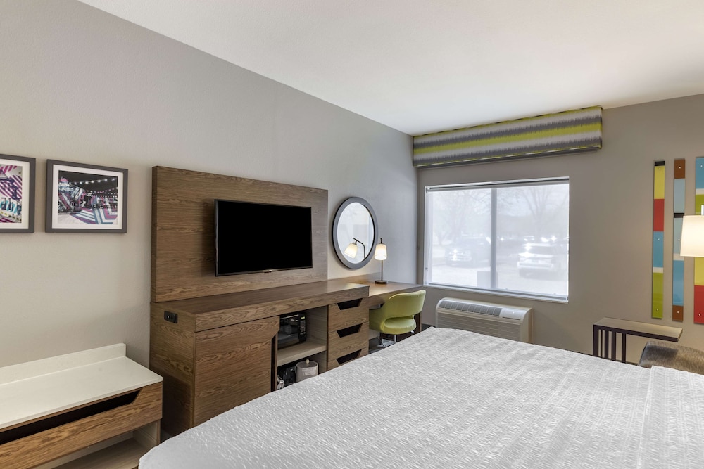 Hampton Inn Ft Collins - photo 23