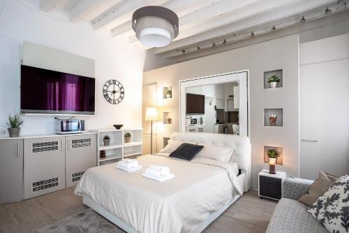 Suite 13 centrale stazione Milano — 4-Star Luxury Hotel in Milan, Italy