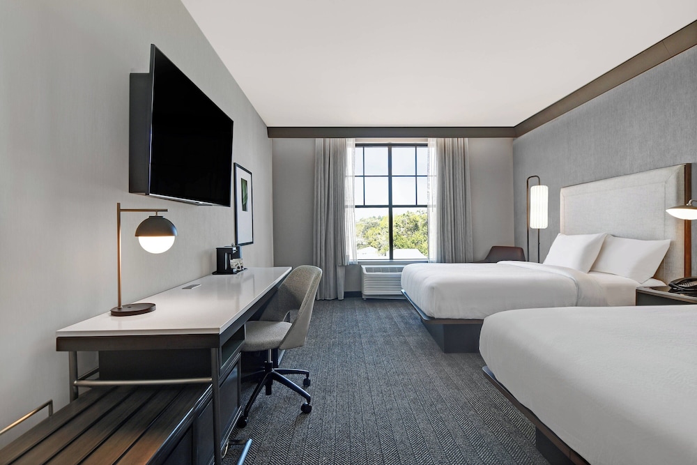 Courtyard by Marriott Manhattan Aggieville - photo 11