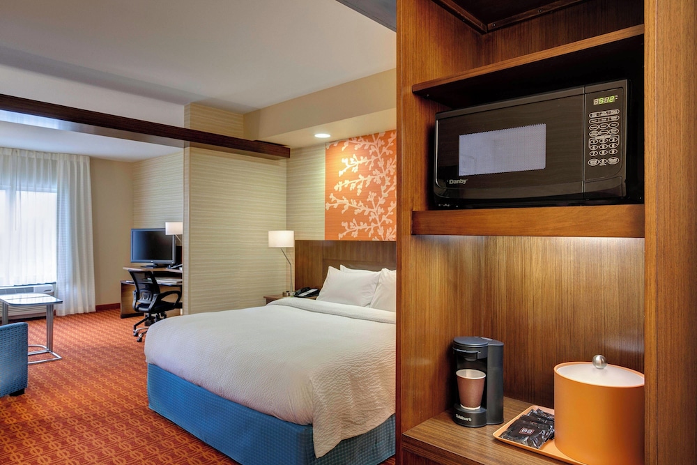 Fairfield Inn & Suites Hutchinson - photo 18