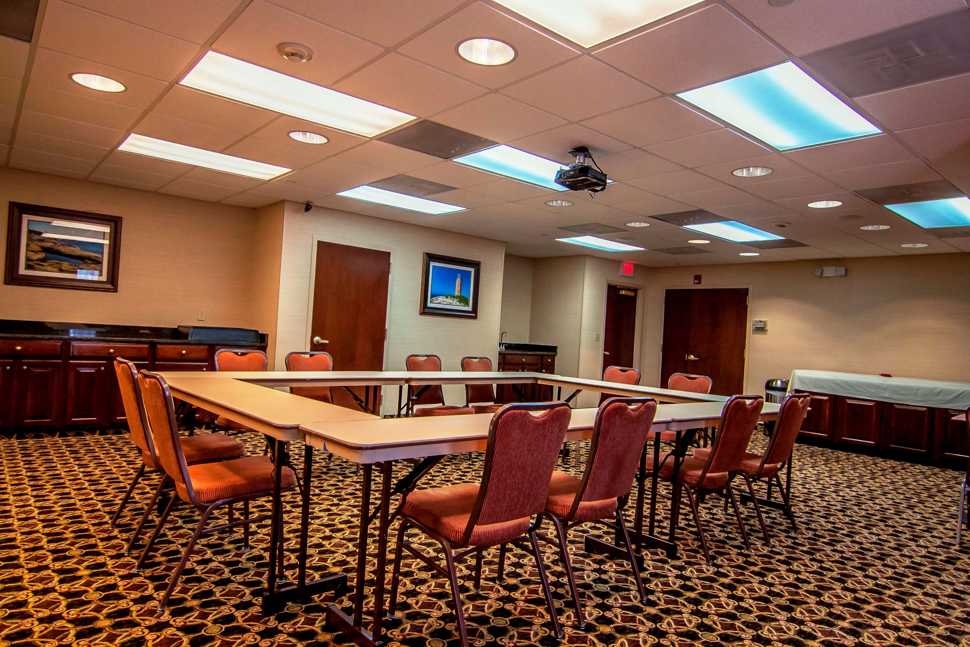 Hampton Inn Groton - photo 18