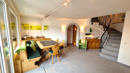 Chesa Bellaval Haus Leivra 6 Zimmerwohnung — 4-Star Luxury Hotel in Silvaplana, Switzerland