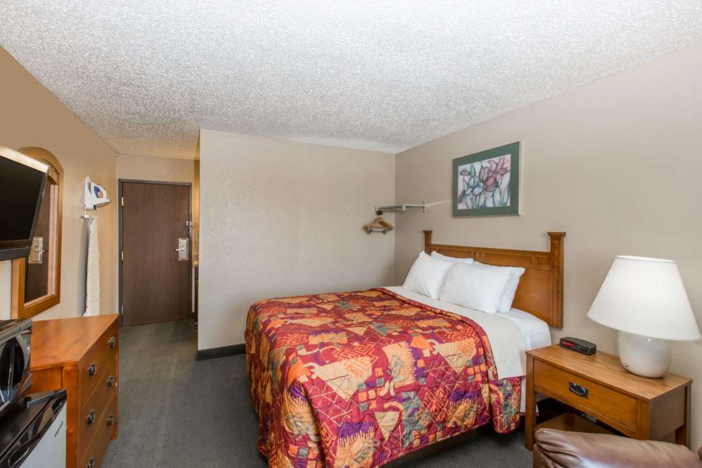 Days Inn by Wyndham Pierre - photo 6
