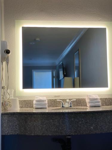 Legacy Inn & Suites Garden Grove CA - photo 22