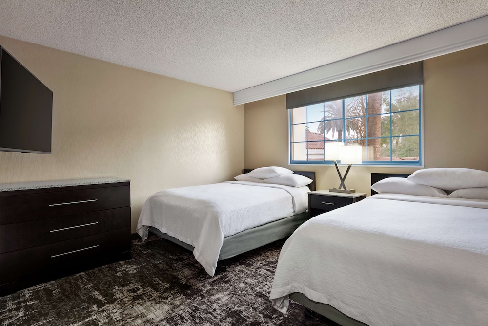 Embassy Suites by Hilton Arcadia Pasadena Area - photo 8