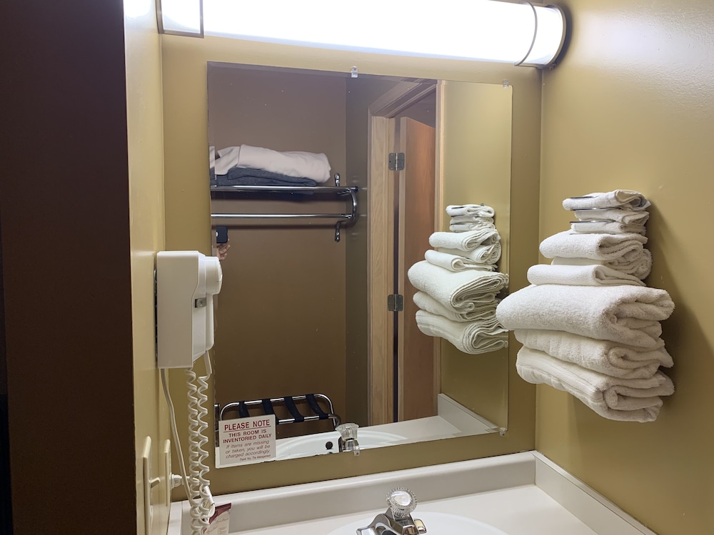 Lakeside Motor Inn - photo 25