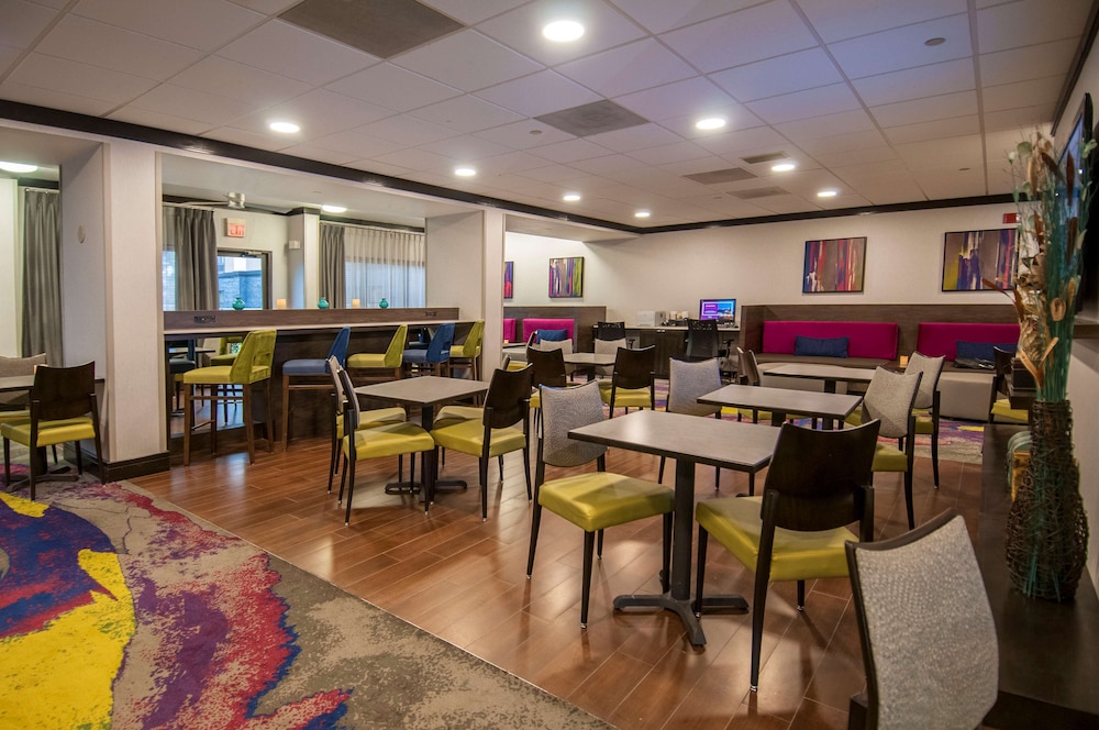 Hampton Inn by Hilton Shreveport Bossier City - photo 2