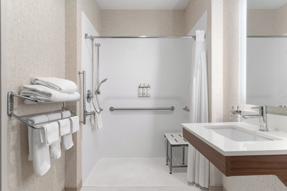 Holiday Inn Express Coralville by IHG - photo 27