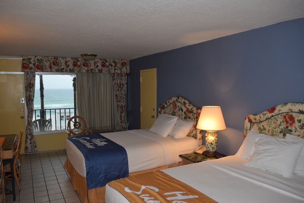 Days Inn by Wyndham Panama City Beach Beachfront Resort - photo 9