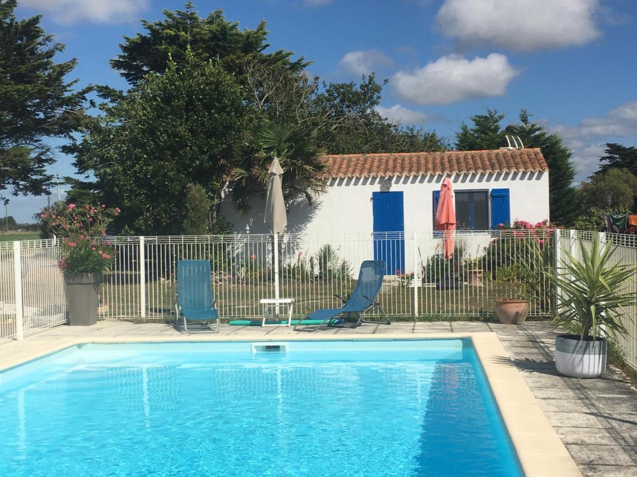 Studio Avec Piscine — Beauvoir-Sur-Mer — photo 5