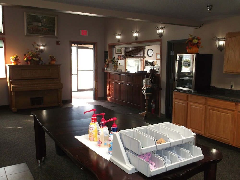 De Smet Super Deluxe Inn and Suites - photo 30