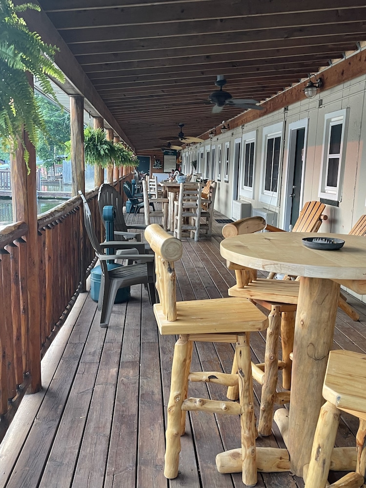 Olde Mill Inn Of Clarkston — hotel in Clarkston