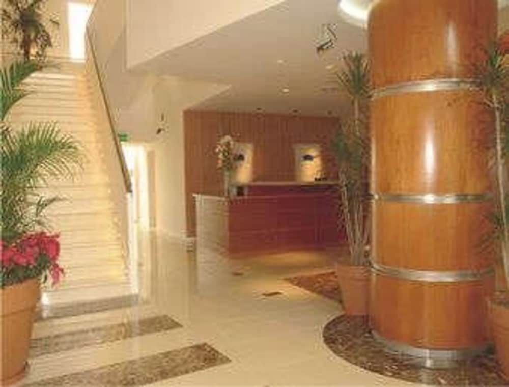 Howard Johnson by Wyndham Villa Maria Casino — Villa Maria — photo 2