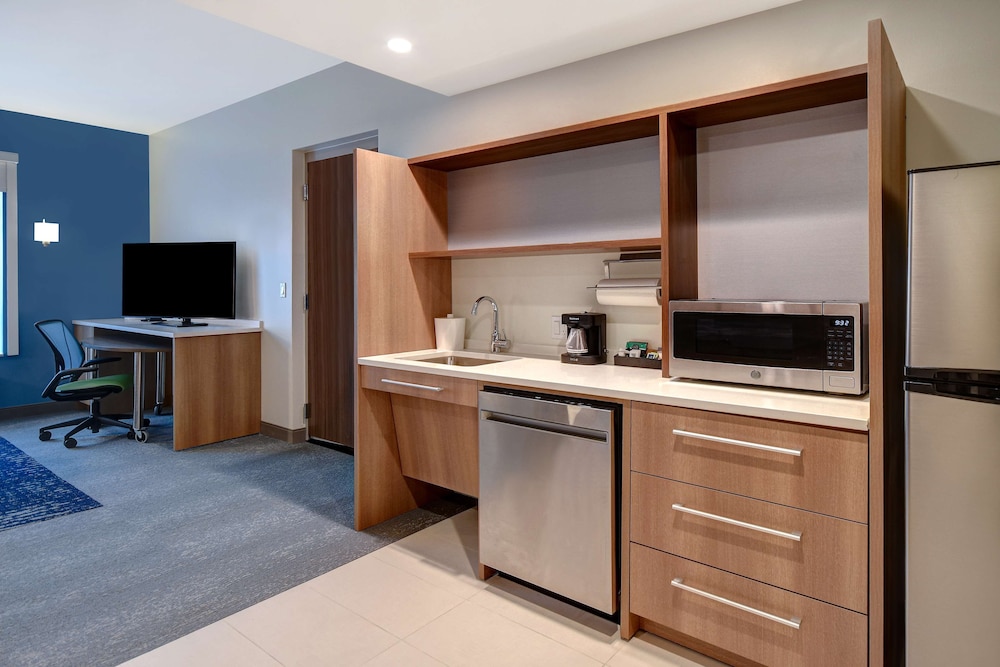 Home2 Suites by Hilton Troy - photo 15