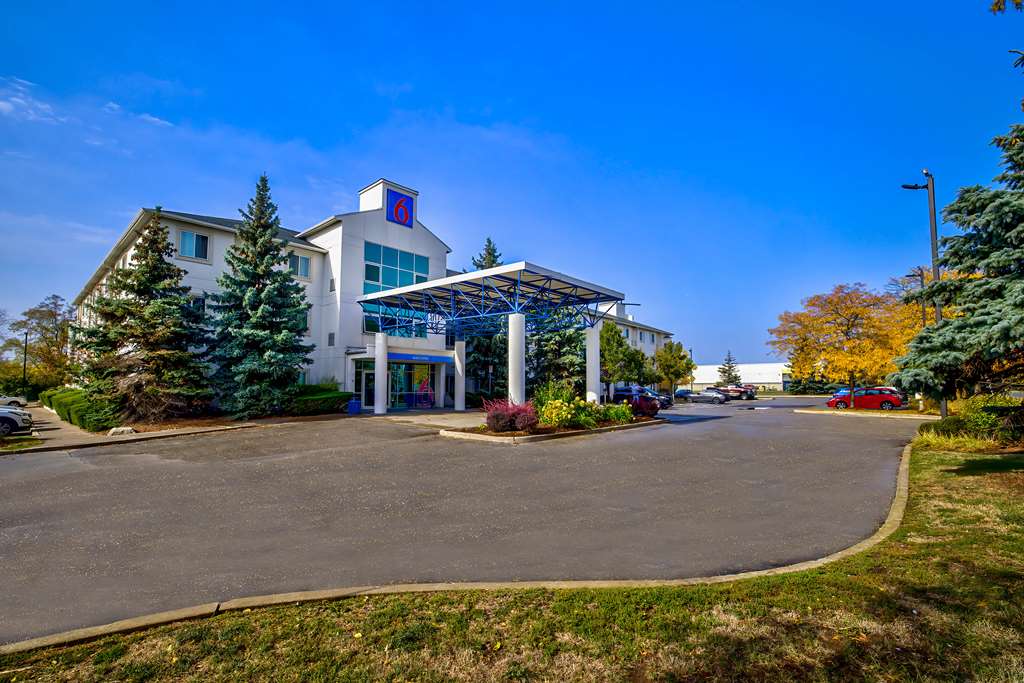 Hotel image of Motel 6 Burlington ON Toronto West Oakville