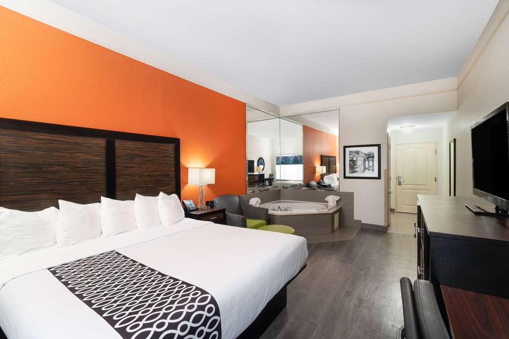 La Quinta Inn & Suites by Wyndham Prattville - photo 46
