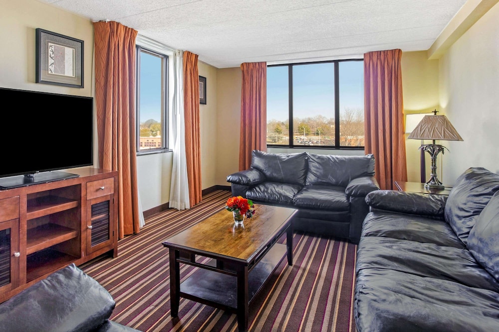 DoubleTree by Hilton Salisbury - photo 19