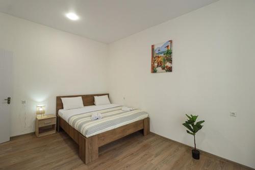 Cozy Central Apartment By Wehost