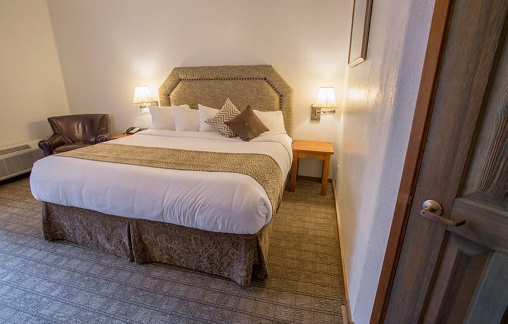 Table Mountain Inn - photo 36