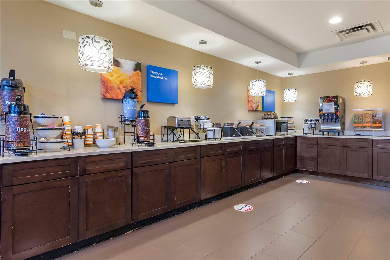 Comfort Inn & Suites near Six Flags - photo 31