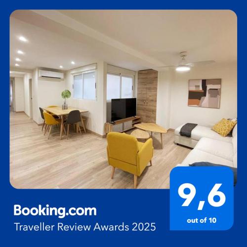 Lemon & Blue Centrico Nuevo Grupos in Murcia, Spain