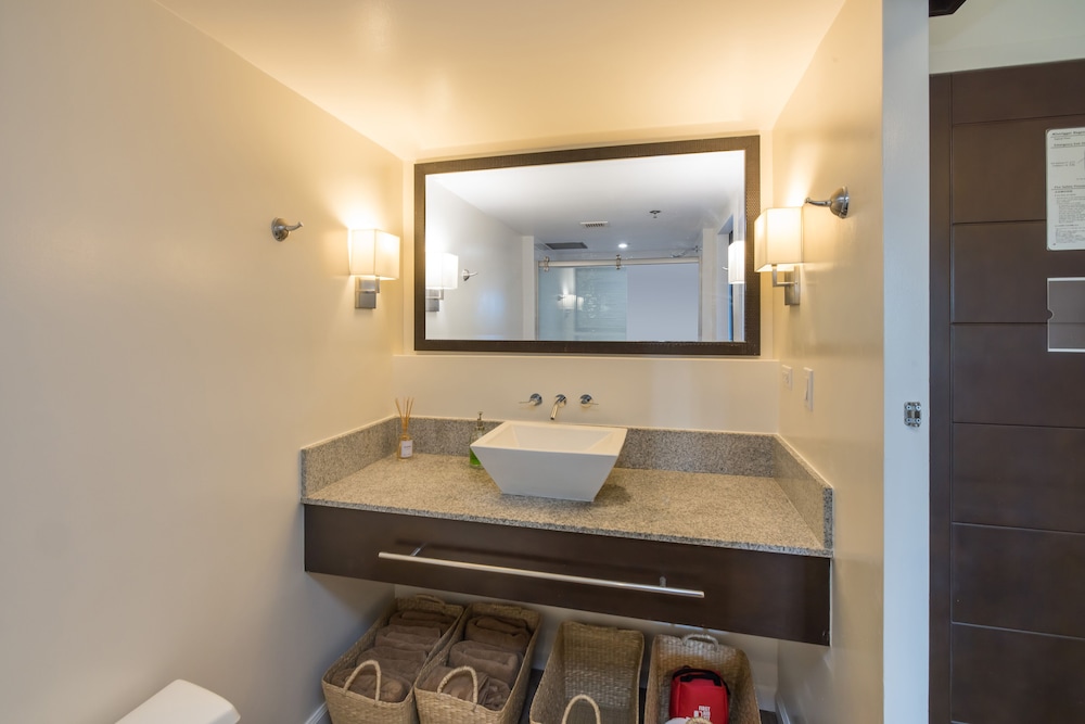 Regency on Beachwalk Waikiki by OUTRIGGER - photo 55