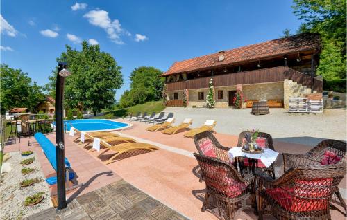 5 Bedroom Awesome Home In Novi Marof — 4-Star Luxury Hotel in Novi Marof, Croatia
