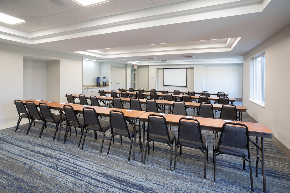 Holiday Inn Express Yreka Shasta Area by IHG - photo 38