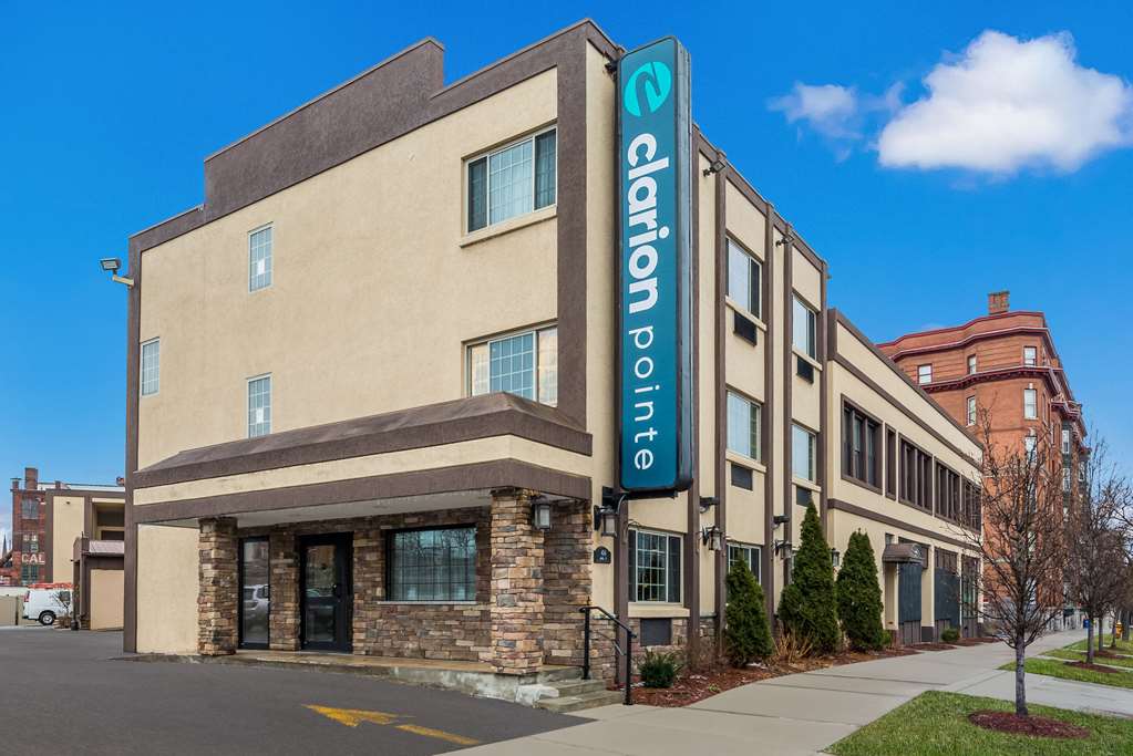 Clarion Pointe Downtown - photo 6