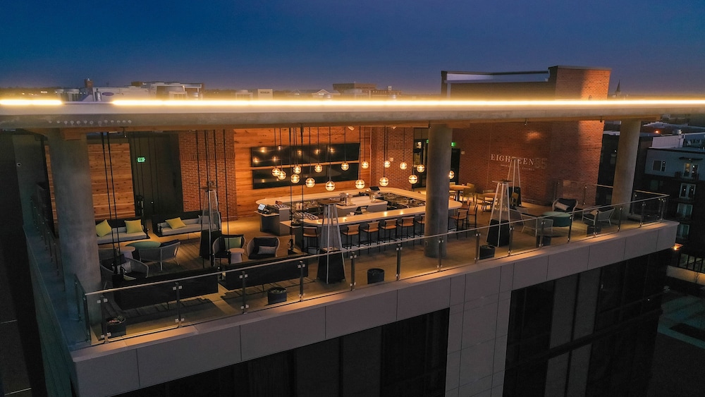 Hotel Indigo Columbus at Riverfront Place by IHG - photo 17