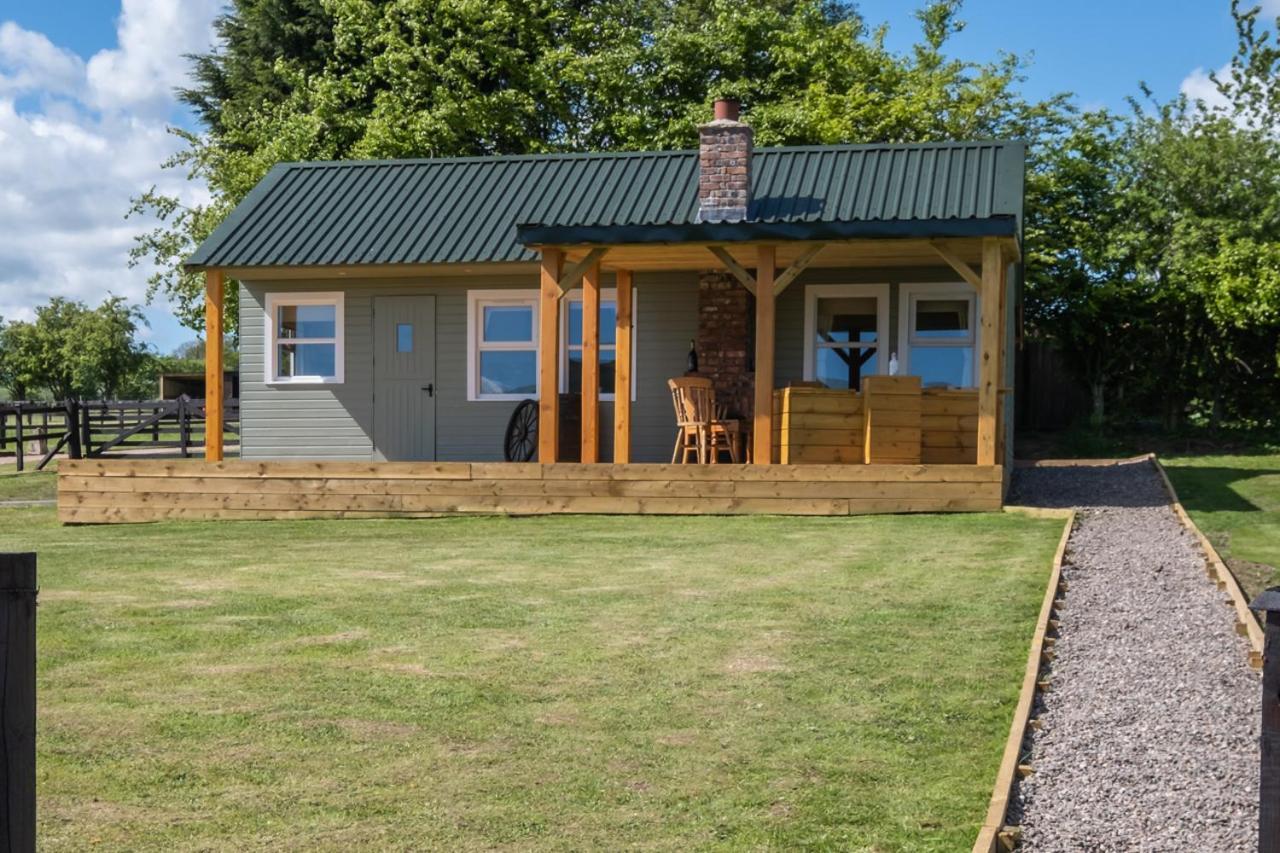Heartland with Hot Tub — hotel in Leven