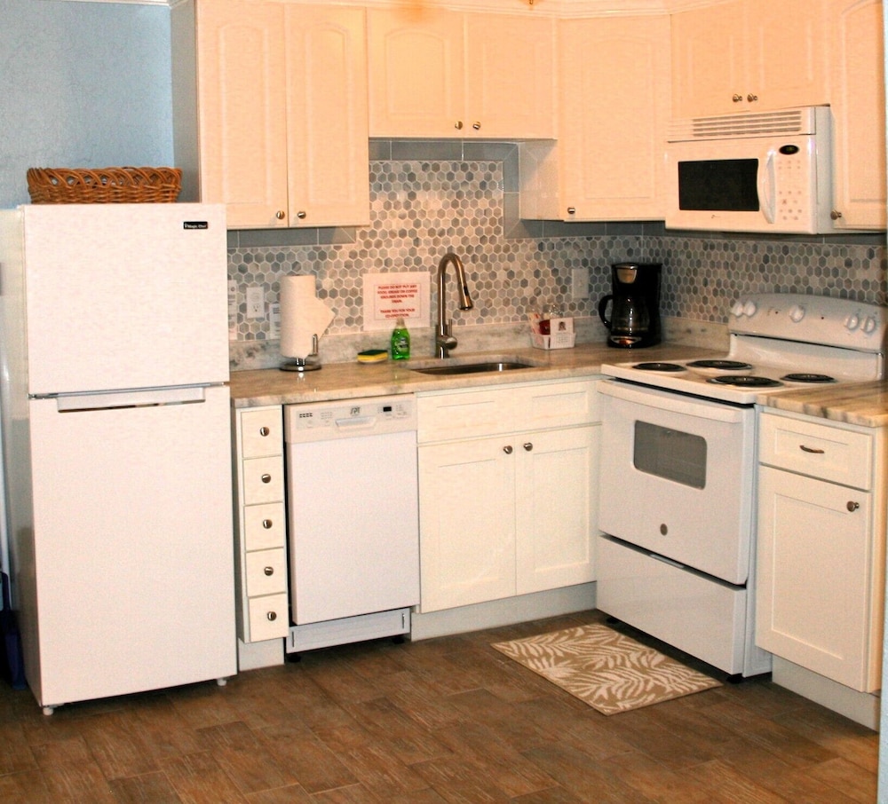 Pirate's Pointe Resort - photo 24
