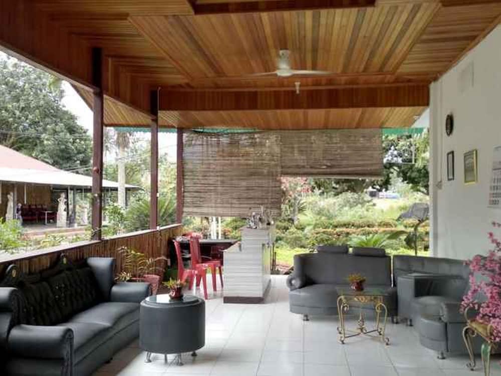 RedDoorz @ Hotel Kusu Kusu in Tobelo, Indonesia