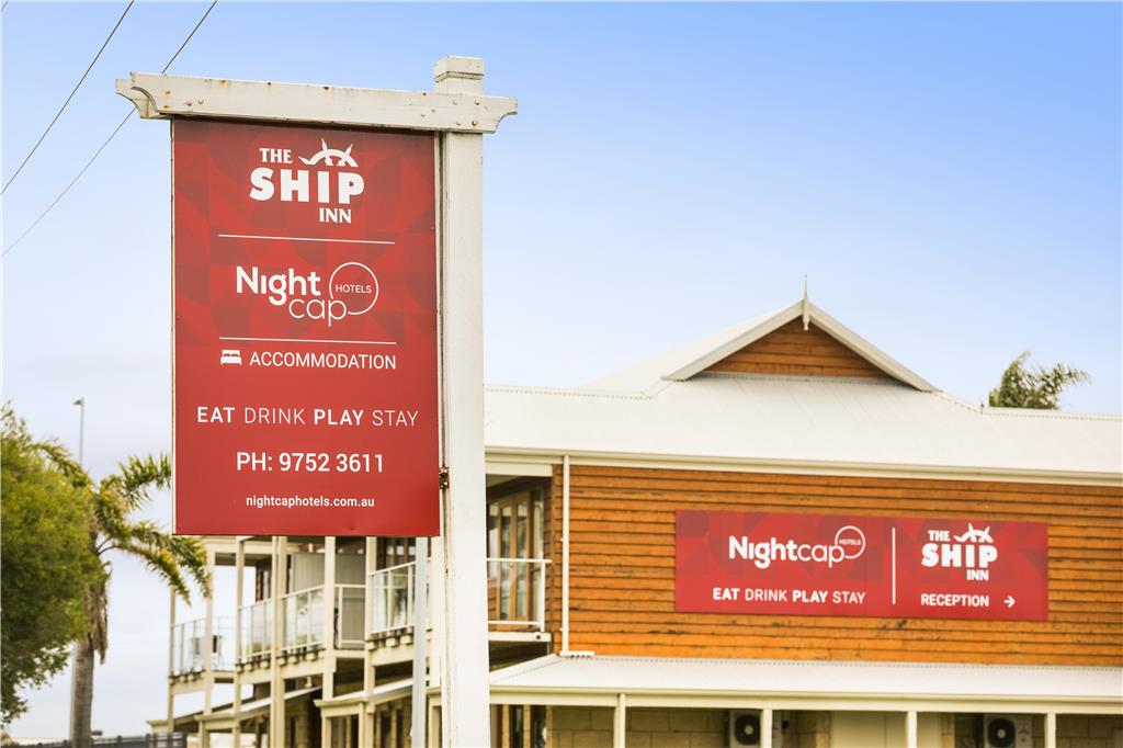 Nightcap at the Ship Inn — carbon neutral stay, Busselton
