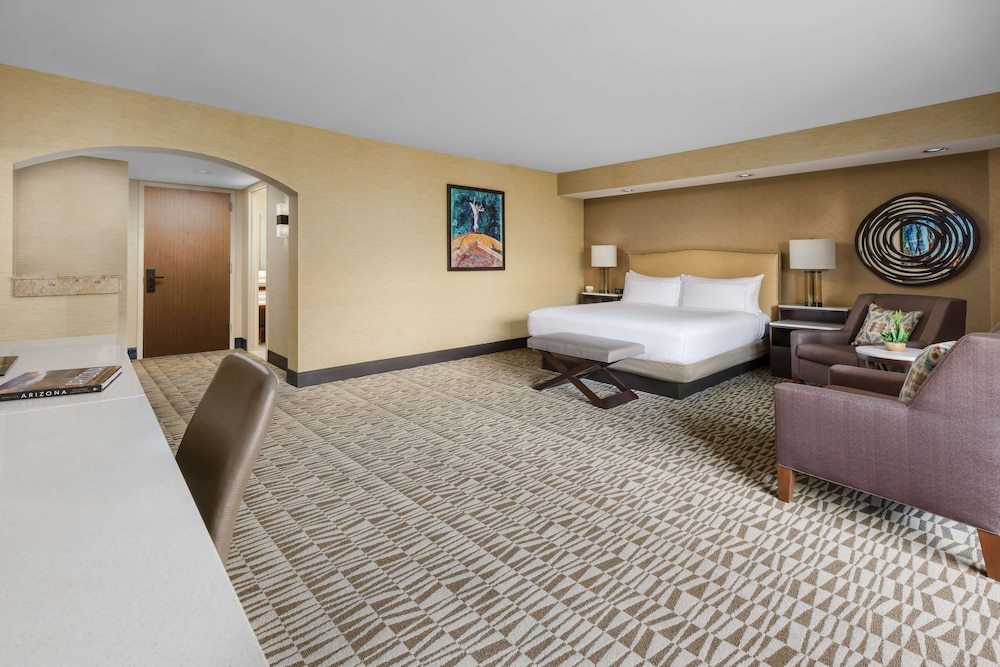 Hilton Phoenix Airport - photo 11