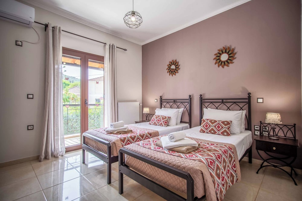Maggie Alonia — Zakynthos