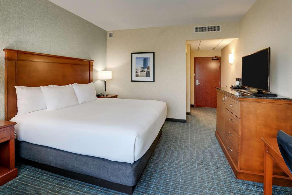 Drury Inn & Suites Grand Rapids - photo 26